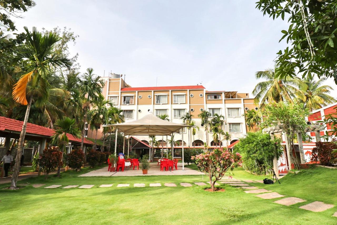 Hotel Palette - Holiday Palms Bangalore Exterior foto
